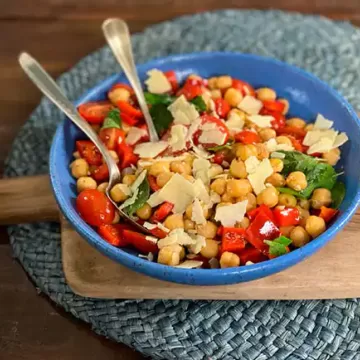 Salada italiana de grão-de-bico
