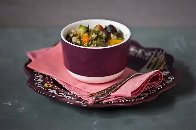 Receita de Salada morna de quinoa com ratatouille