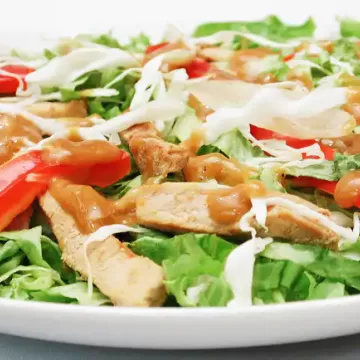 Salada picante ao molho de caqui