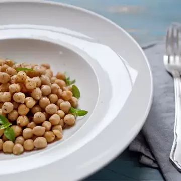 Salada rápida de grão-de-bico