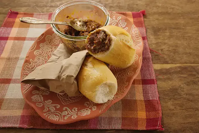 Receita de Sanduíche com ragu de costelinha (reaproveitamento)