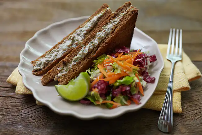 Sanduíche de atum