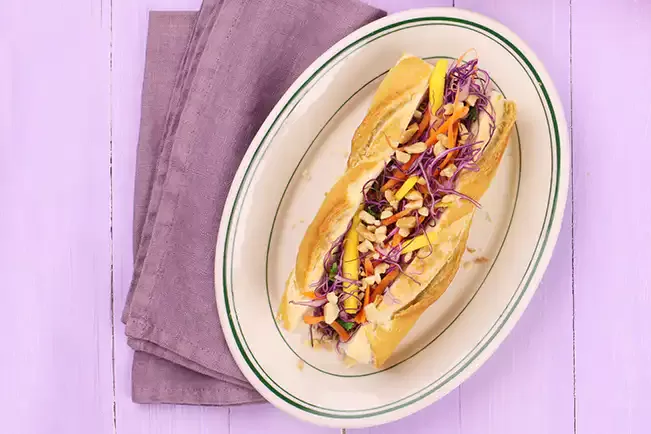 Receita de Sanduíche de frango com molho de amendoim