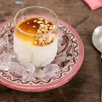 Semifredo de amendoim com shot de café