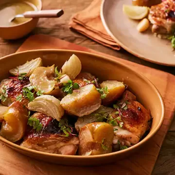 Sobrecoxa de frango assada com maçã (e manteiga de maçã!)