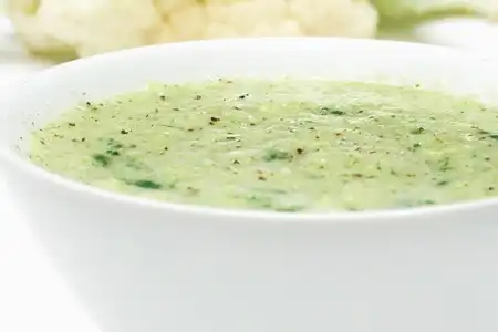 Sopa creme de brócolis e couve-flor