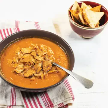 Sopa de berinjela com tomate
