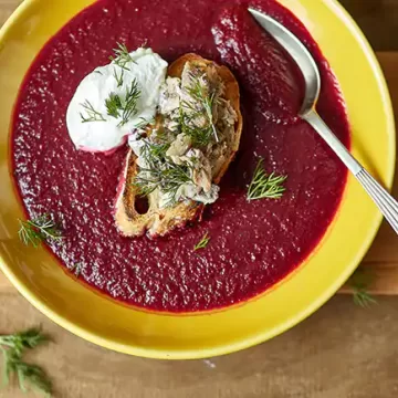 Sopa de beterraba (borscht)
