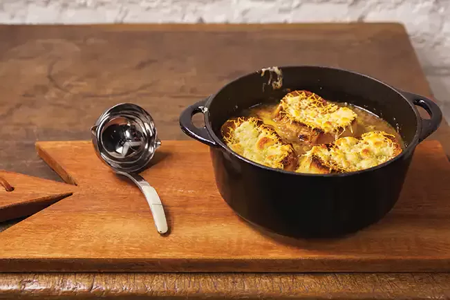 Receita de Sopa de cebola gratinada