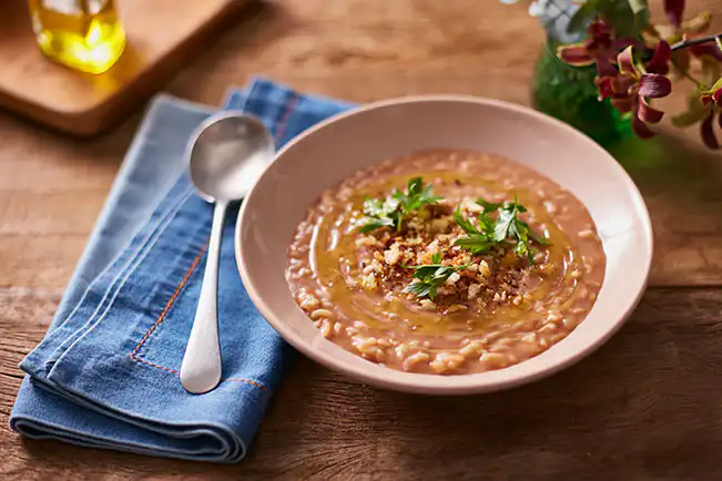 Sopa de feijão com macarrão
