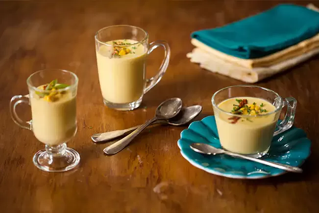 Receita de Sopa de milho com páprica e cebolinha