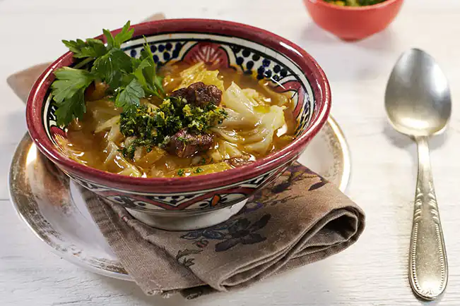 Sopa de repolho com músculo e arroz