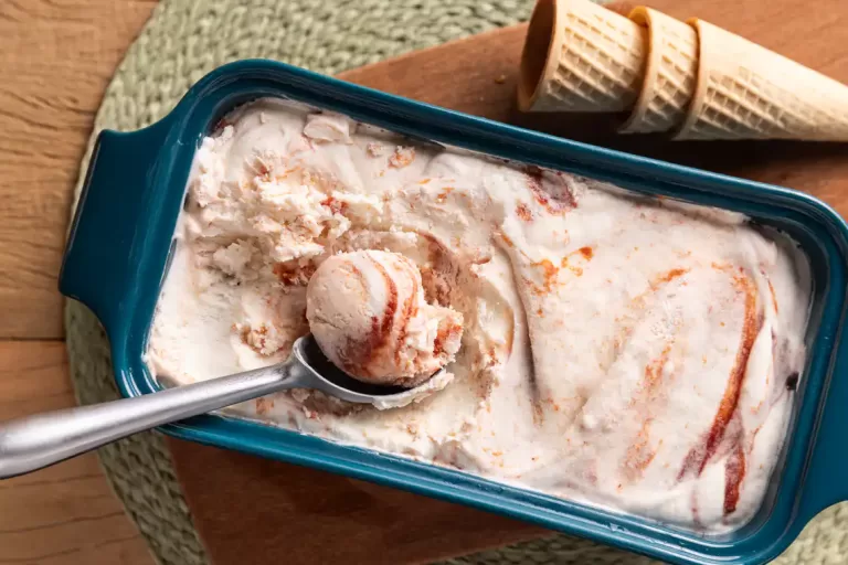 Receita de Sorvete de iogurte com goiabada