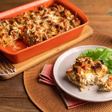 Strata, torta de pão com tomate e queijo (reaproveitamento)