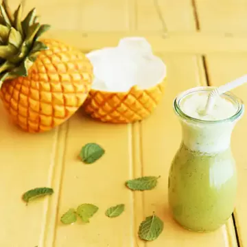 Suco de abacaxi com hortelã