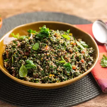 Tabule de ervas com laranja