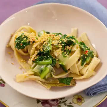 Talharim caseiro com escarola