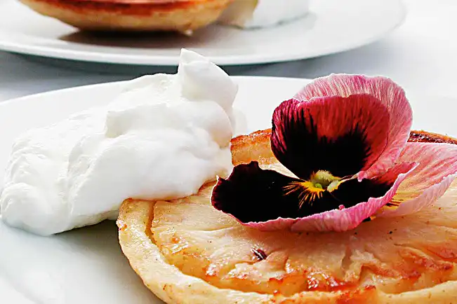 Tarte tatin individual de abacaxi