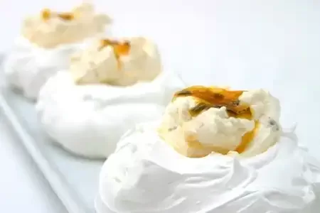 Receita de Tigelinhas de suspiro com maracujá