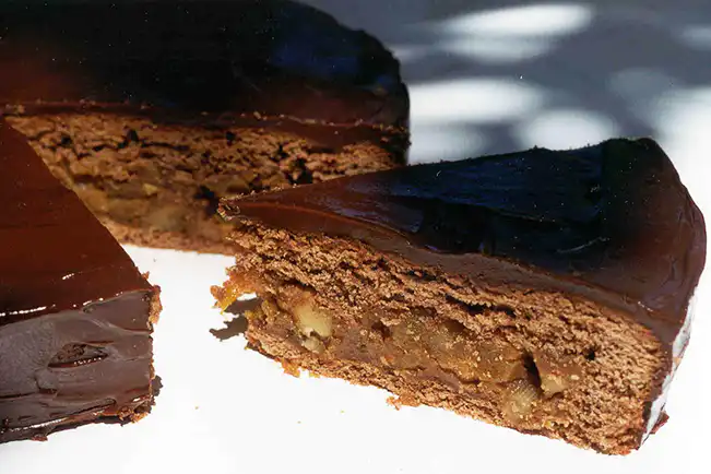 Torta de chocolate com damasco