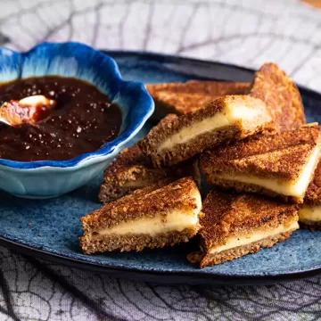 Tostex de pão integral com queijo