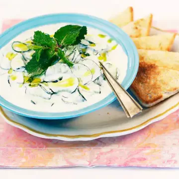 Tzatziki (pasta de iogurte e pepino)