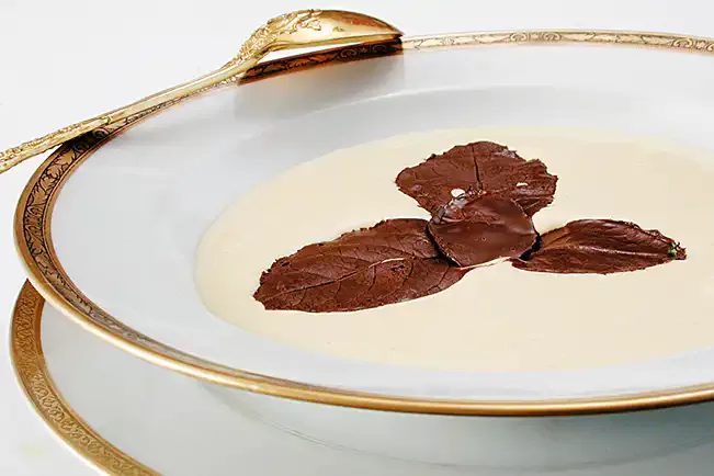 Receita de Zabaione com folhas de chocolate