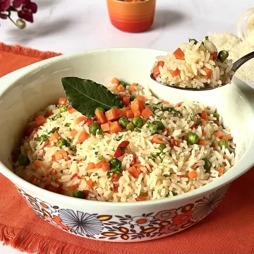 Arroz à grega com cenoura