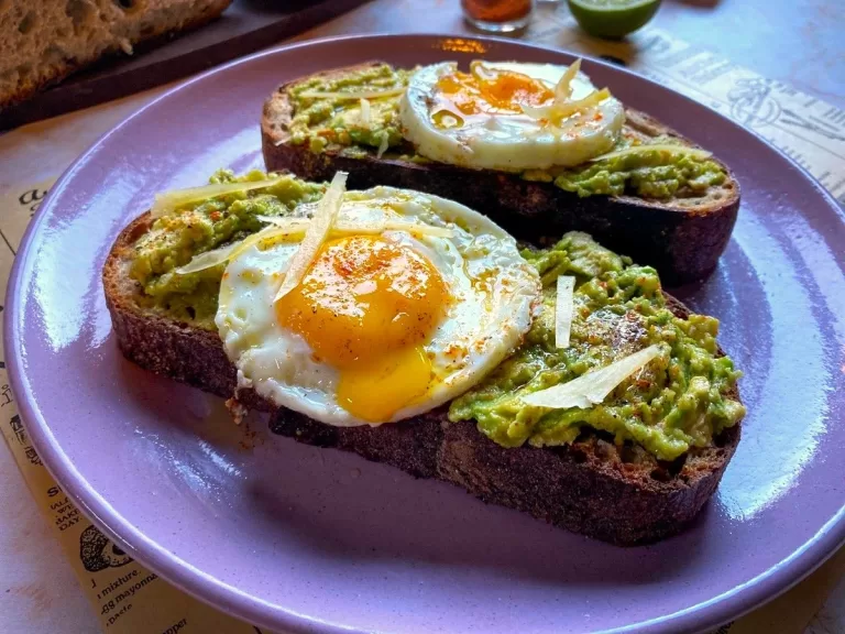 Receita de Avocado toast com ovo
