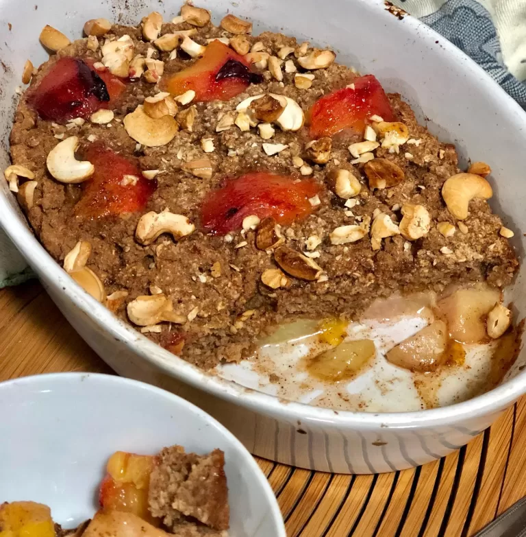 Receita de Baked oats de pêssego e ameixa