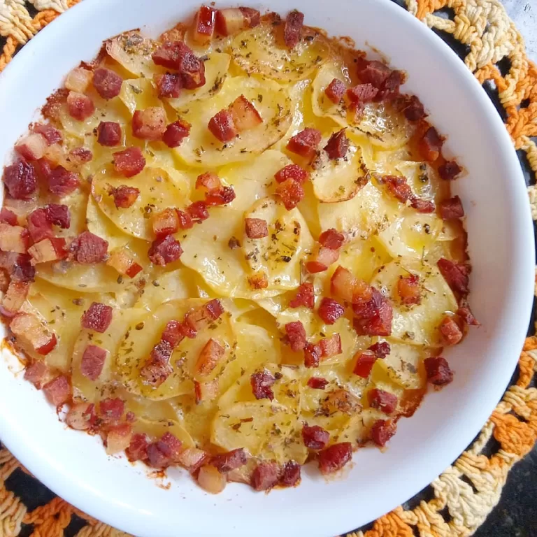 Receita de Batata assada com creme de leite e bacon