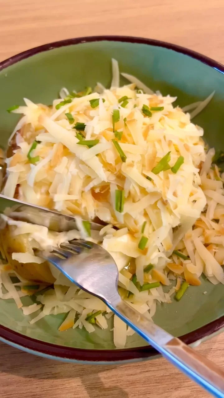 Receita de Batata recheada com requeijão e provolone