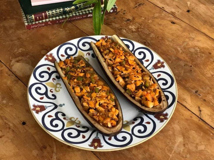 Receita de Berinjela recheada com frango