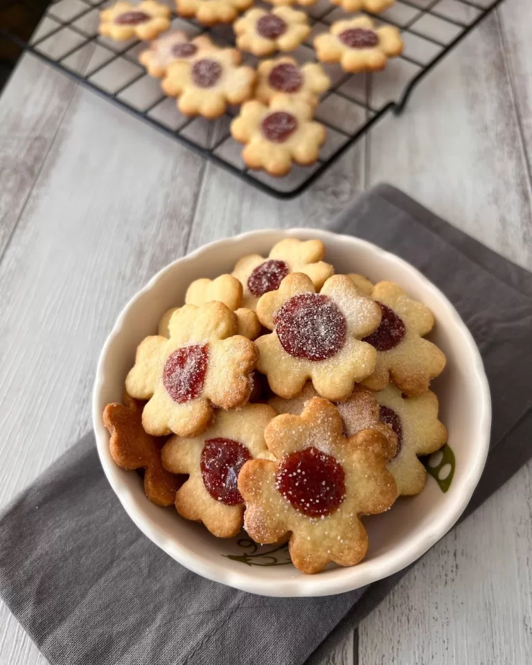 Receita de Biscoitinho amanteigado com goiabada