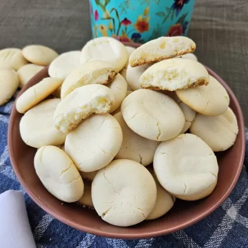 Biscoitos amanteigados com 3 ingredientes