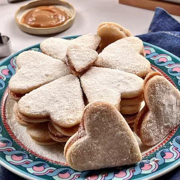 Biscoitos recheados com doce de leite