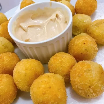 Bolinha de queijo sem massa