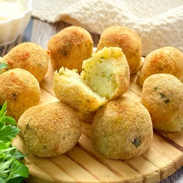 Bolinho de batata com queijo fácil