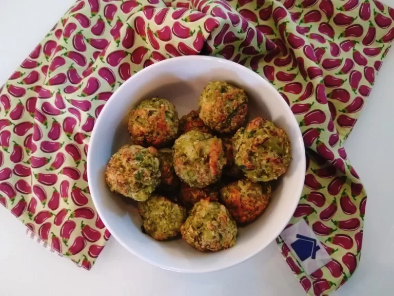 Receita de Bolinho de brócolis assado