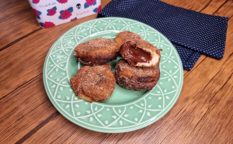 Receita de Bolinho de chuva recheado com chocolate