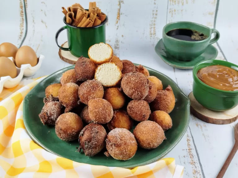 Receita de Bolinho de chuva sem leite