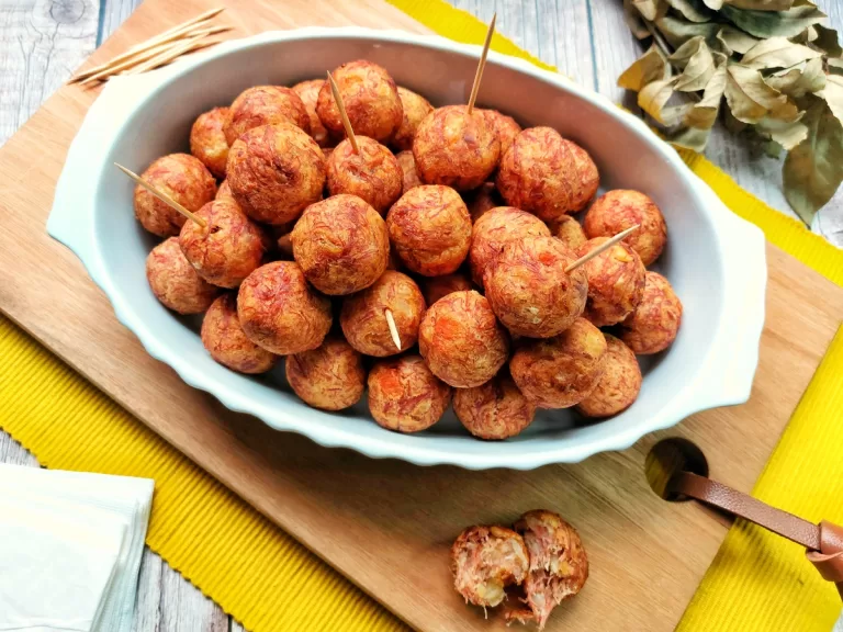 Receita de Bolinho de mandioca com carne-seca