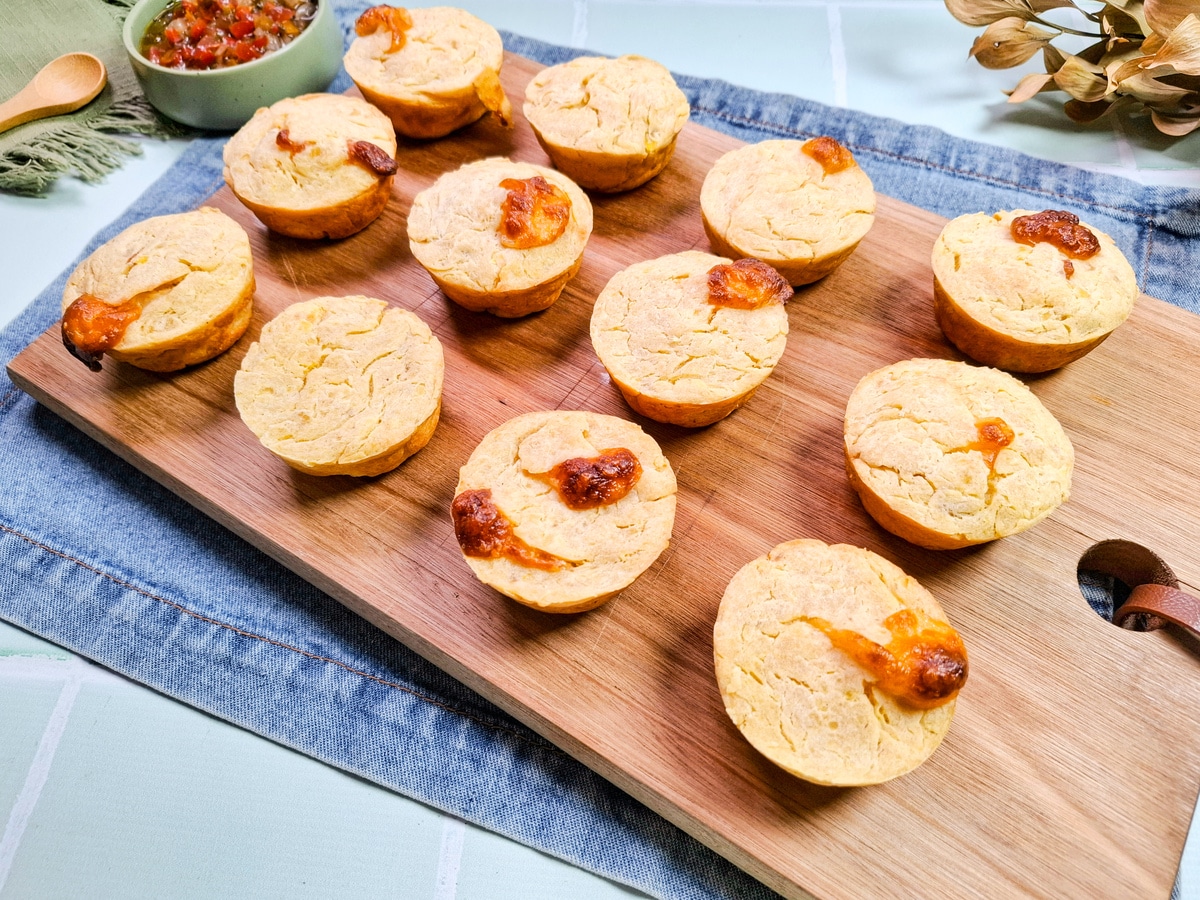 Bolinho de mandioca com queijo