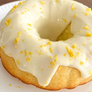 Bolo amanteigado de limão