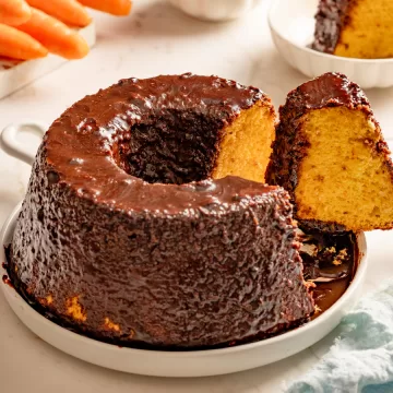 Bolo chiffon de cenoura