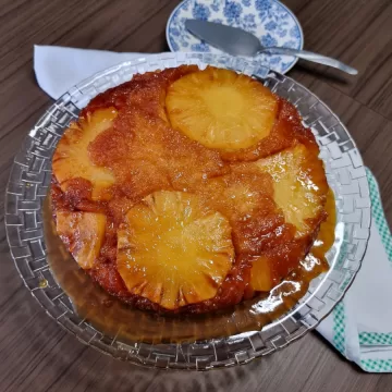 Bolo de abacaxi invertido