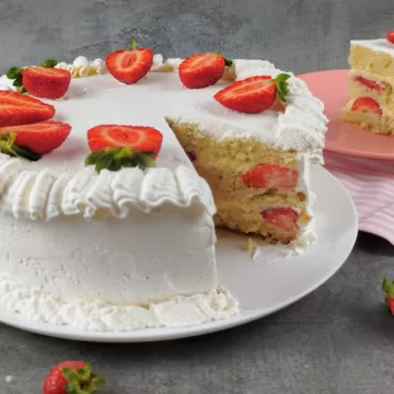 Bolo de aniversário confeitado