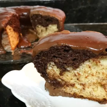 Bolo de banana com chocolate