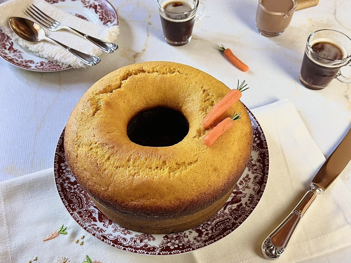 Bolo de cenoura simples e fácil