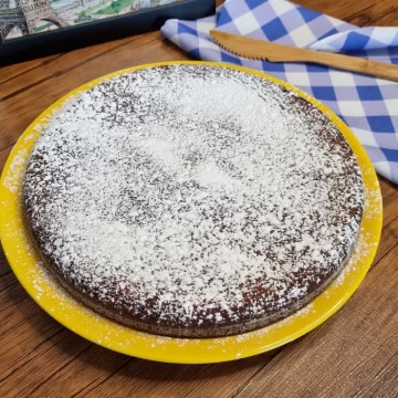Bolo de chocolate com 2 ingredientes